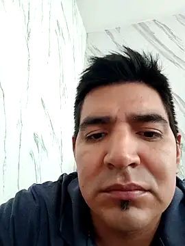 Snapshot of latino17 chatting on 05-03-26, 06:47 latino17 online show from 05-03-26, 06:47