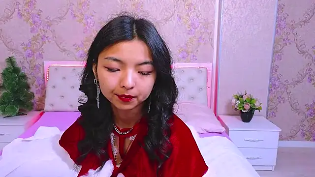 Shy Kira online show from 12-14-24, 12:23