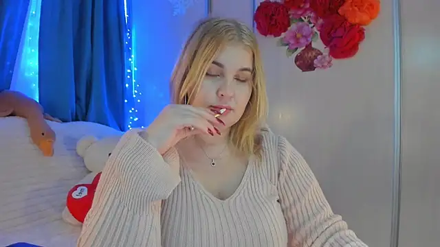 CoraSwon online show from 02-07-25, 10:41