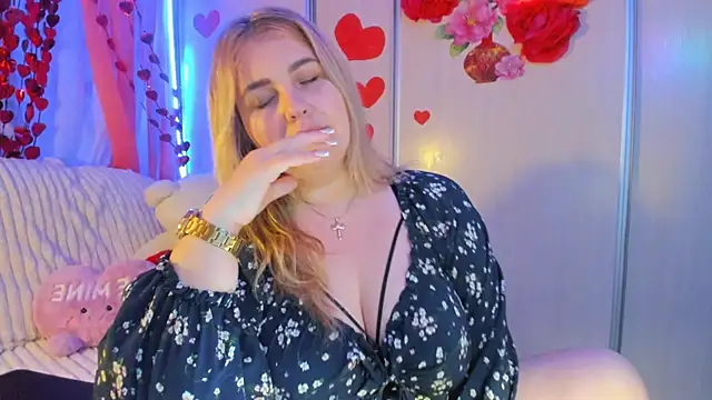 CoraSwon online show from 02-25-25, 10:18