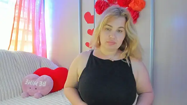 CoraSwon online show from 03-13-25, 02:23