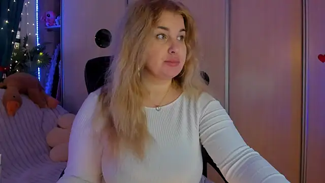 Snapshot of CoraSwon chatting on 02-03-26, 07:24 CoraSwon online show from 02-03-26, 07:24