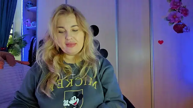 Snapshot of CoraSwon chatting on 02-09-26, 07:12 CoraSwon online show from 02-09-26, 07:12