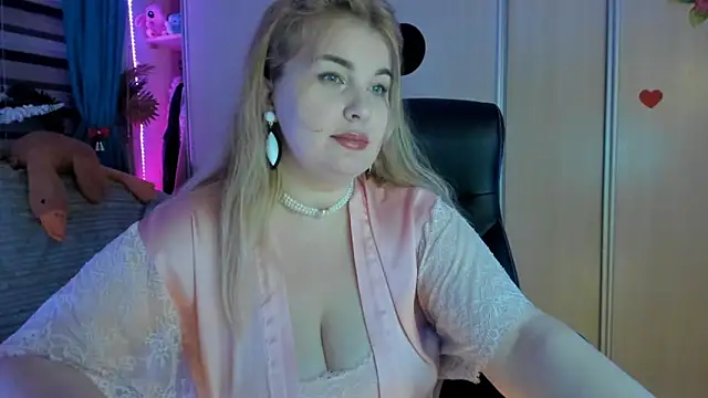 Snapshot of CoraSwon chatting on 02-18-26, 04:47 CoraSwon online show from 02-18-26, 04:47