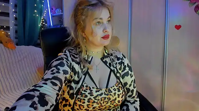 Snapshot of CoraSwon chatting on 02-21-26, 06:09 CoraSwon online show from 02-21-26, 06:09