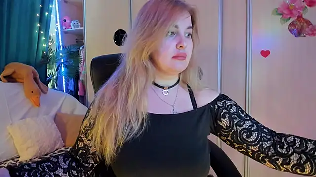 Snapshot of CoraSwon chatting on 02-23-26, 06:55 CoraSwon online show from 02-23-26, 06:55