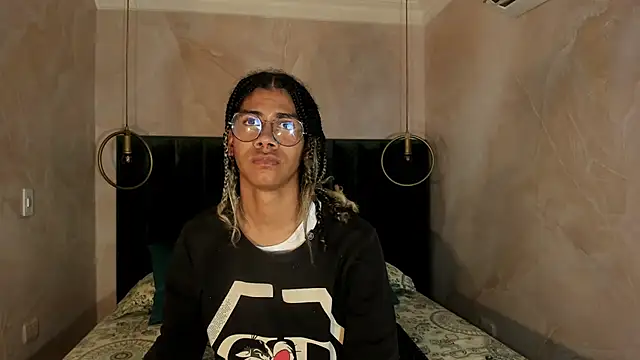 Maxim-Walker online show from 11-27-25, 02:57