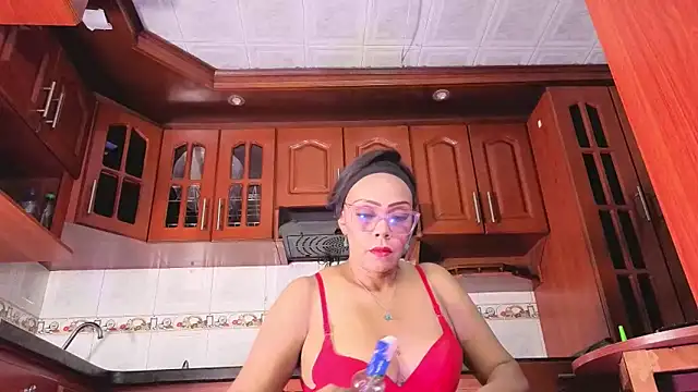 Snapshot of AmberNix chatting on 04-21-26, 01:39 AmberNix online show from 04-21-26, 01:39