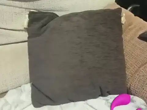 Snapshot of ForeversweetXX chatting on 12-18-24, 01:37 ForeversweetXX online show from 12-18-24, 01:37