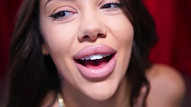 Snapshot of NatyDesiree chatting on 01-26-25, 10:57 NatyDesiree online show from 01-26-25, 10:57