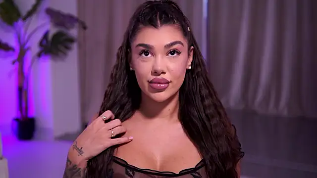 Snapshot of NatyDesiree chatting on 02-23-26, 08:28 NatyDesiree online show from 02-23-26, 08:28