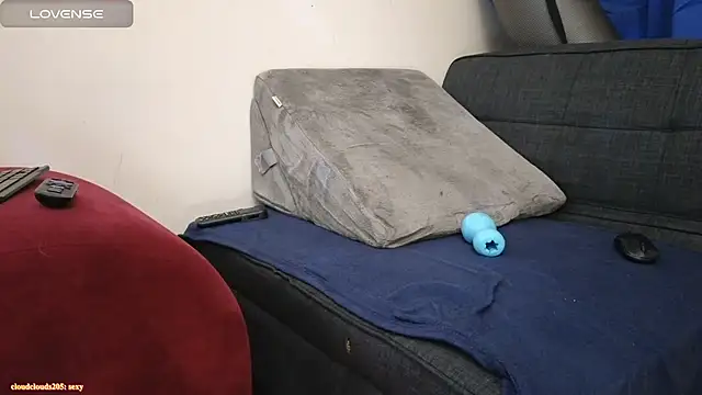 Snapshot of pantslesstraveler_plt chatting on 03-13-25, 12:35 pantslesstraveler plt online show from 03-13-25, 12:35