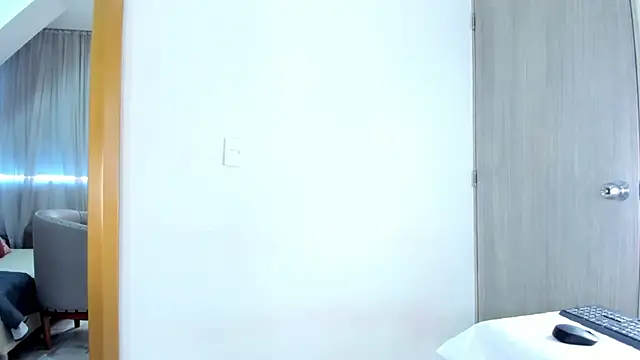 SofiaRios04 online show from 11-07-25, 12:38