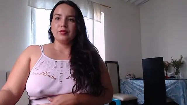 Snapshot of allison-dreams chatting on 02-05-25, 10:33 allison-dreams online show from 02-05-25, 10:33