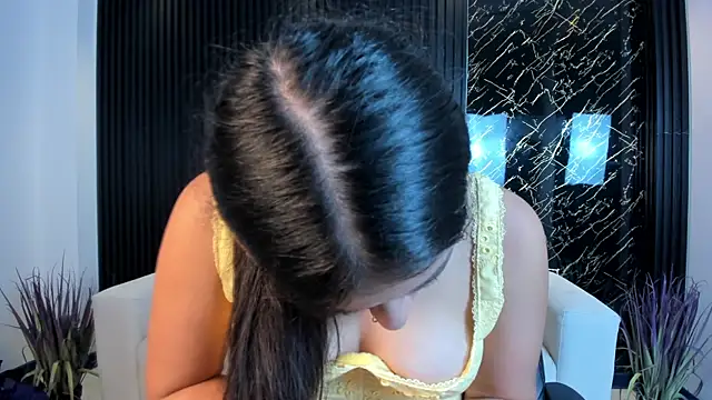 paulina sweett  online show from 11-06-25, 01:01