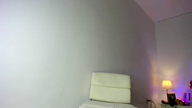 Snapshot of shantallhotxx chatting on 04-16-26, 06:47 shantallhotxx online show from 04-16-26, 06:47