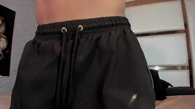 ALAN SANTHOS online show from 10-18-25, 04:37