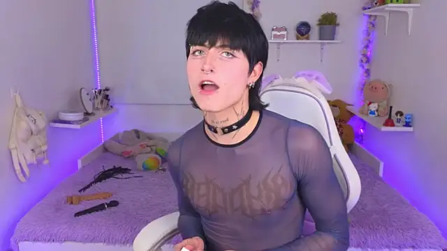 Baby Xian online show from 10-31-25, 08:37