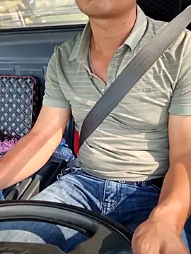 Vanilahirl online show from 12-19-25, 04:19