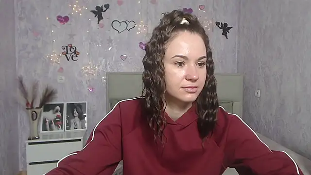 KaraCriegs online show from 03-12-25, 06:33