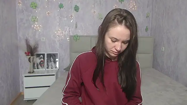 KaraCriegs online show from 03-15-25, 06:54