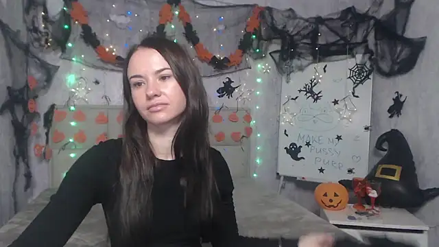 KaraCriegs online show from 10-31-25, 06:31