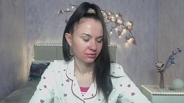 KaraCriegs online show from 03-03-26, 06:36