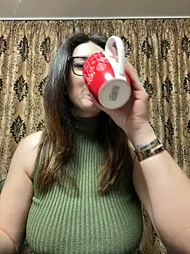 NadiraNoor online show from 04-05-26, 07:11