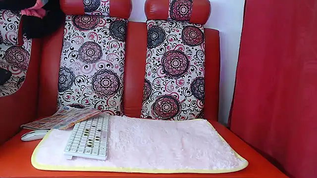 Chanel 87xxx online show from 03-13-25, 02:55