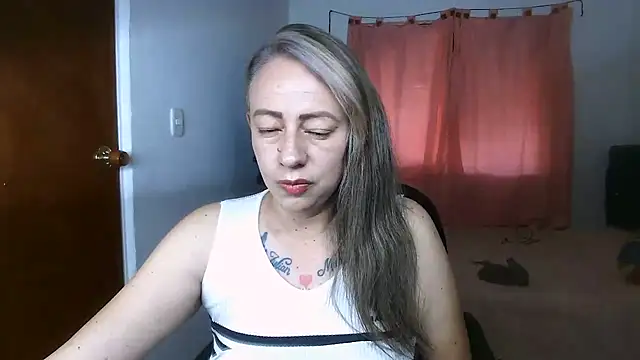 Snapshot of Chanel_87xxx chatting on 06-20-26, 02:09 Chanel 87xxx online show from 06-20-26, 02:09