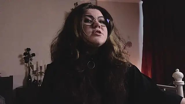 Laura Karamazov online show from 02-11-26, 09:47