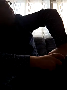 Javier bear online show from 11-11-25, 02:17