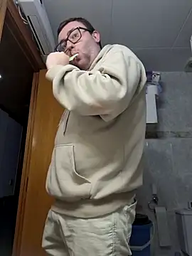 Javier bear online show from 03-18-26, 01:47