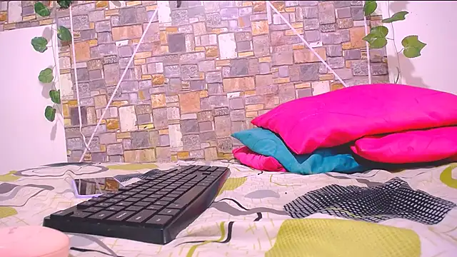 Snapshot of MaidenGame chatting on 07-13-26, 02:53 MaidenGame online show from 07-13-26, 02:53