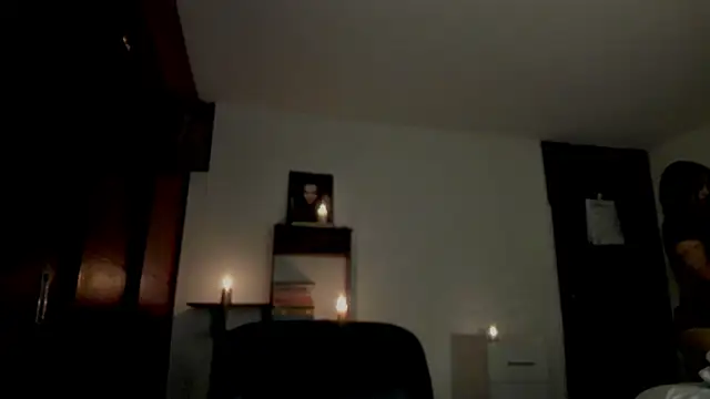 Snapshot of Lucyerobbie chatting on 04-25-26, 02:47 Lucyerobbie online show from 04-25-26, 02:47