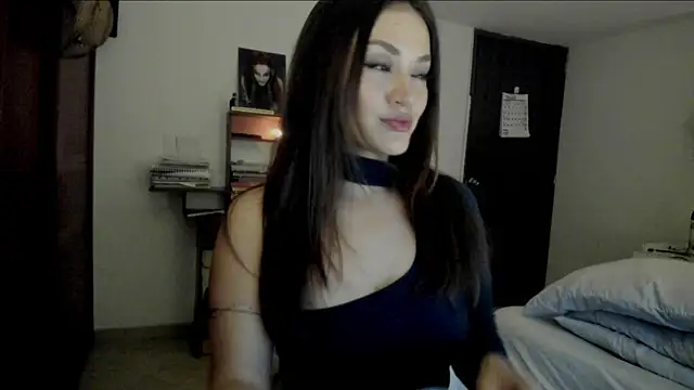 Snapshot of Lucyerobbie chatting on 05-10-26, 09:42 Lucyerobbie online show from 05-10-26, 09:42