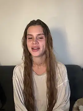 EmiliaCatalina online show from 04-07-26, 09:59