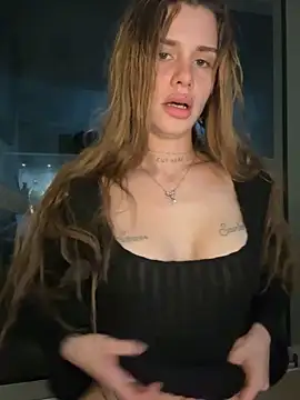 EmiliaCatalina online show from 05-27-26, 12:29