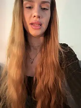 Snapshot of EmiliaCatalina chatting on 06-29-26, 06:30 EmiliaCatalina online show from 06-29-26, 06:30