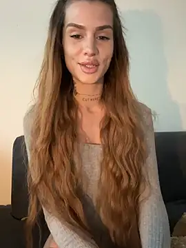 Snapshot of EmiliaCatalina chatting on 07-04-26, 08:37 EmiliaCatalina online show from 07-04-26, 08:37