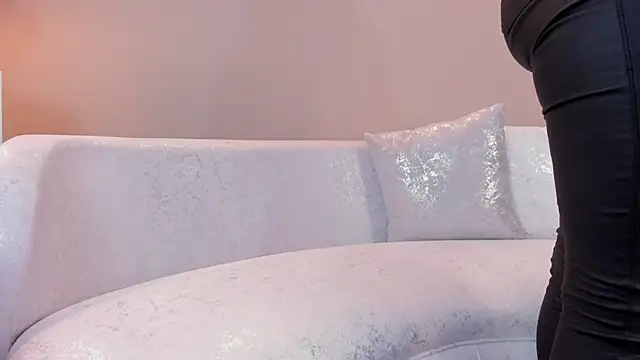 missmegann online show from 02-27-25, 04:32