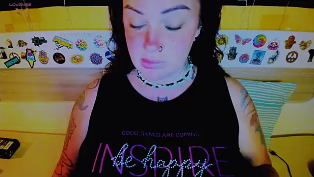 EllieOz online show from 09-08-25, 05:01