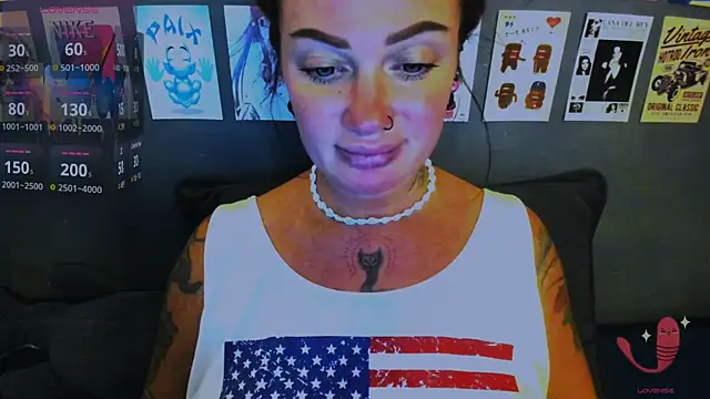 EllieOz online show from 04-17-26, 05:49