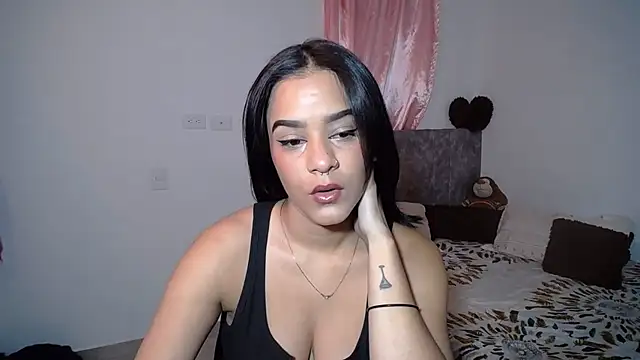 Snapshot of JossieGrey chatting on 06-27-26, 11:04 JossieGrey online show from 06-27-26, 11:04
