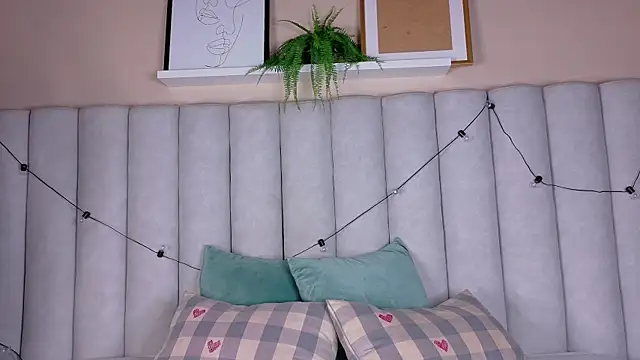 nahomi campbell online show from 04-06-26, 09:05