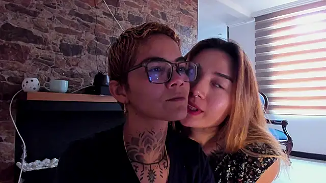 anaroman01 online show from 12-28-24, 04:52