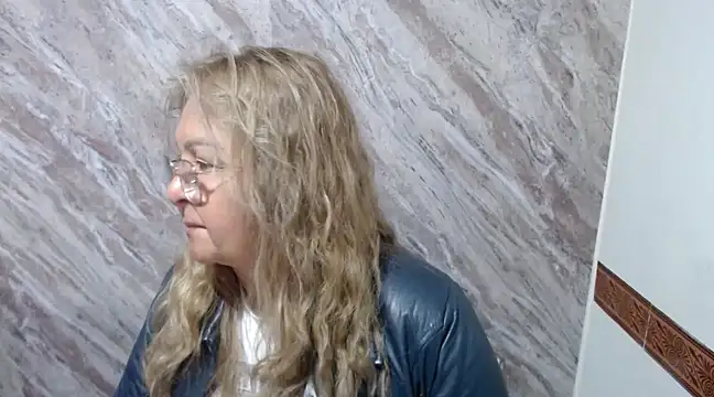 Snapshot of Mia_Davies2 chatting on 02-24-25, 08:47 Mia Davies2 online show from 02-24-25, 08:47