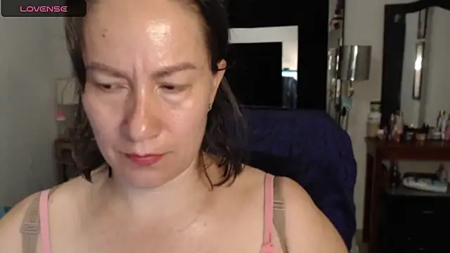 Snapshot of CATRINA-83 chatting on 05-09-26, 11:37 CATRINA-83 online show from 05-09-26, 11:37