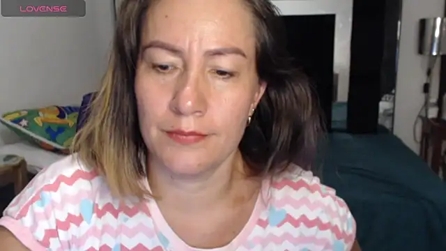 Snapshot of CATRINA-83 chatting on 06-21-26, 12:19 CATRINA-83 online show from 06-21-26, 12:19