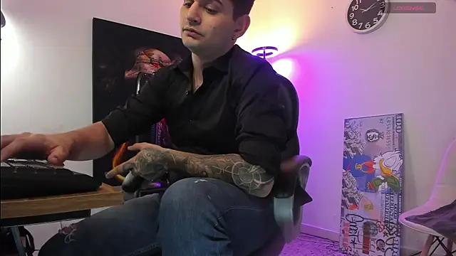 Nicolas Fellener online show from 11-26-25, 03:07